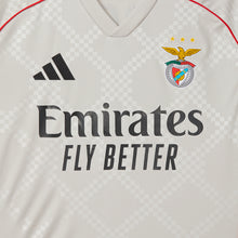 Carregar imagem no visualizador da galeria, Benfica - Camisola alternativa bege 25/26