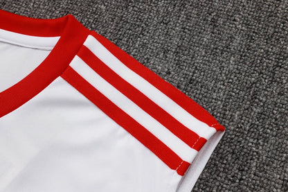 Bayern Munique - Kit Criança e Adulto 25/26