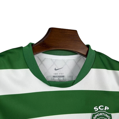 Sporting - Kit criança e adulto principal 25/26 - Caixa e Saco Sporting incluídos