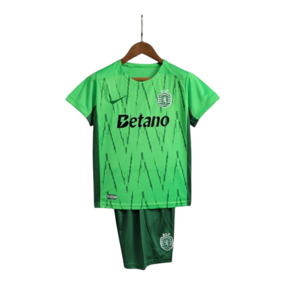 Sporting - Kit criança e adulto verve 24/25 - Caixa e Saco Sporting incluídos