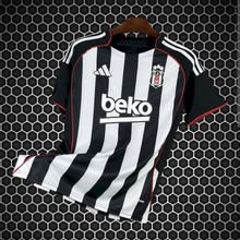 Carregar imagem no visualizador da galeria, Besiktas - Camisola 25/26
