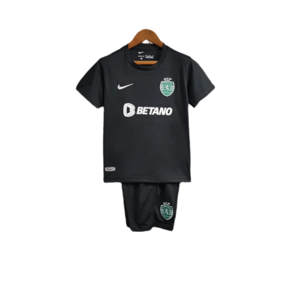 Sporting - Kit criança e adulto alternativo preto 24/25 - Caixa e Saco Sporting incluídos