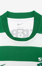 Carregar imagem no visualizador da galeria, Sporting - Camisola special edition 25/26
