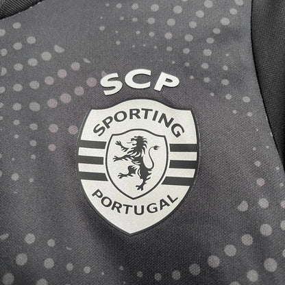 Sporting - Kit criança e adulto away 25/26 - Caixa e Saco Sporting incluídos