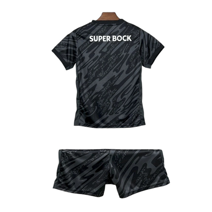 Sporting - Kit criança e adulto guarda-redes preto 25/26 - Caixa e Saco Sporting incluídos