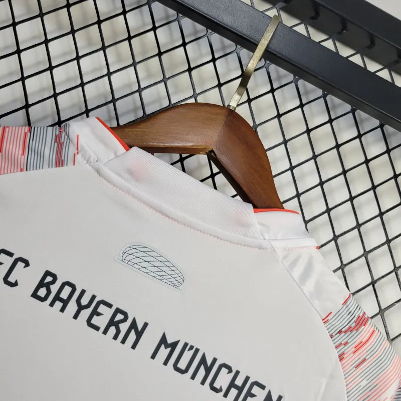 Camisola Feminina Bayern Munique 25/26
