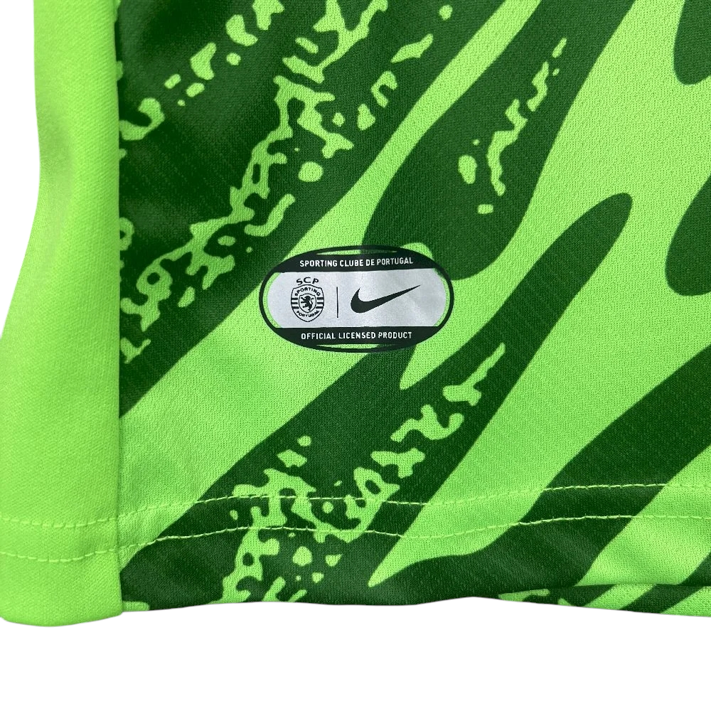 Sporting - Kit criança e adulto guarda-redes verde 25/26 - Caixa e Saco Sporting incluídos