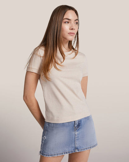 6563 Veza woman