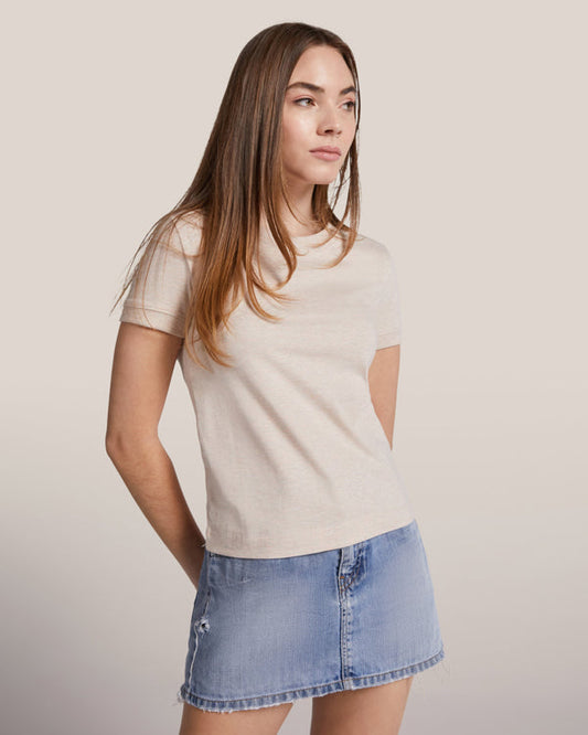 6563 Veza woman