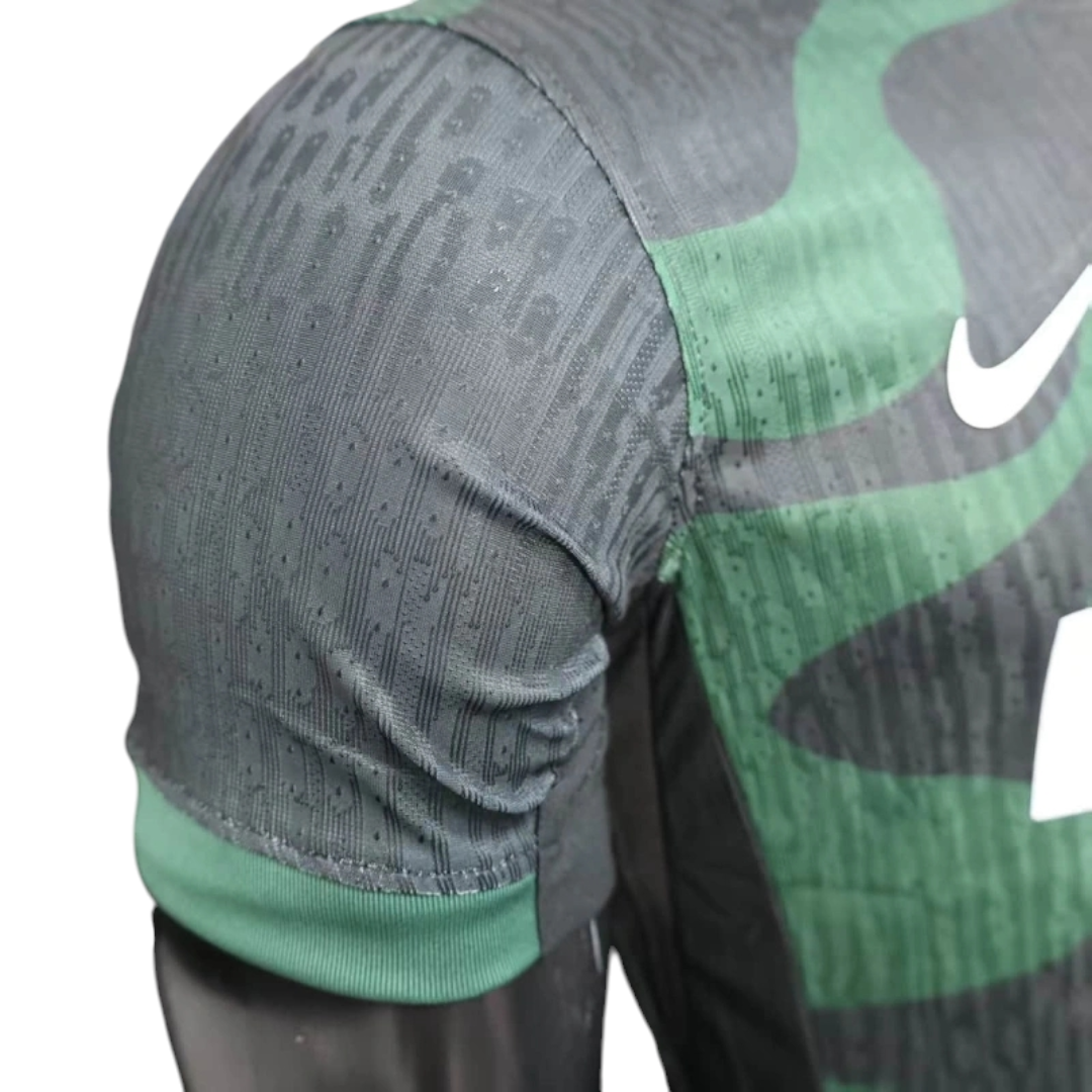 Sporting - Camisola alternativa preta 25/26 - VERSÃO JOGADOR (LER DESCRIÇÃO)