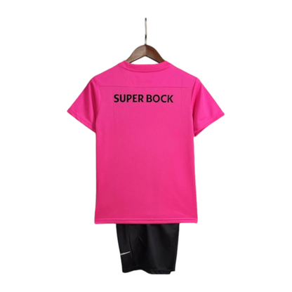 Sporting - Kit criança e adulto pink 24/25 - Caixa e Saco Sporting incluídos