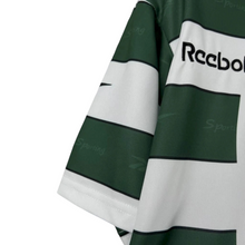 Carregar imagem no visualizador da galeria, Sporting - Camisola retro 00/01
