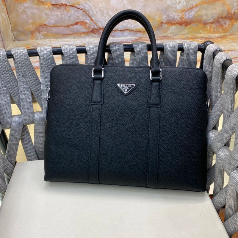 Prada - 39*29*6cm