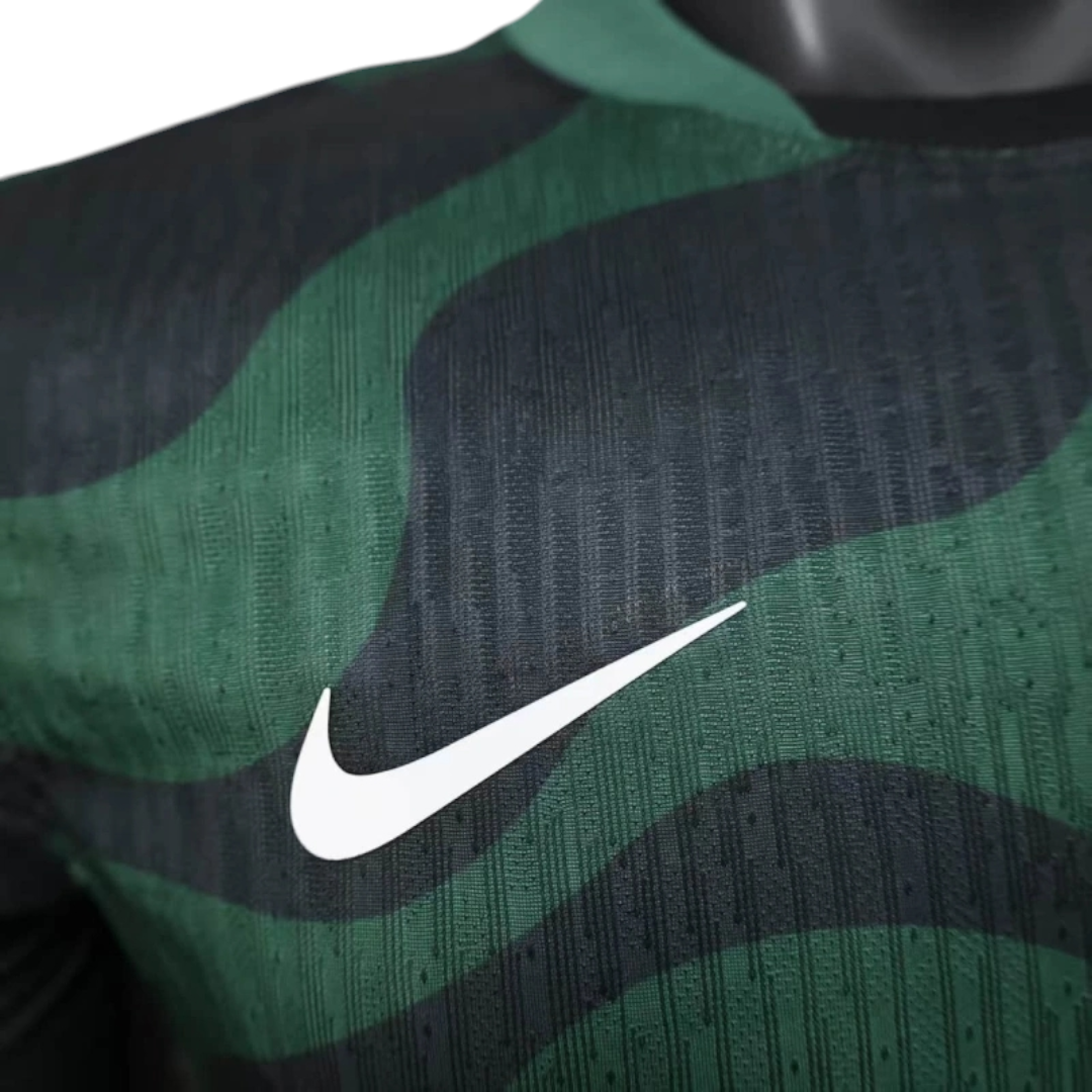 Sporting - Camisola alternativa preta 25/26 - VERSÃO JOGADOR (LER DESCRIÇÃO)