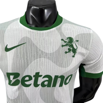 Sporting - Camisola alternativa branca 25/26 - VERSÃO JOGADOR (LER DESCRIÇÃO)