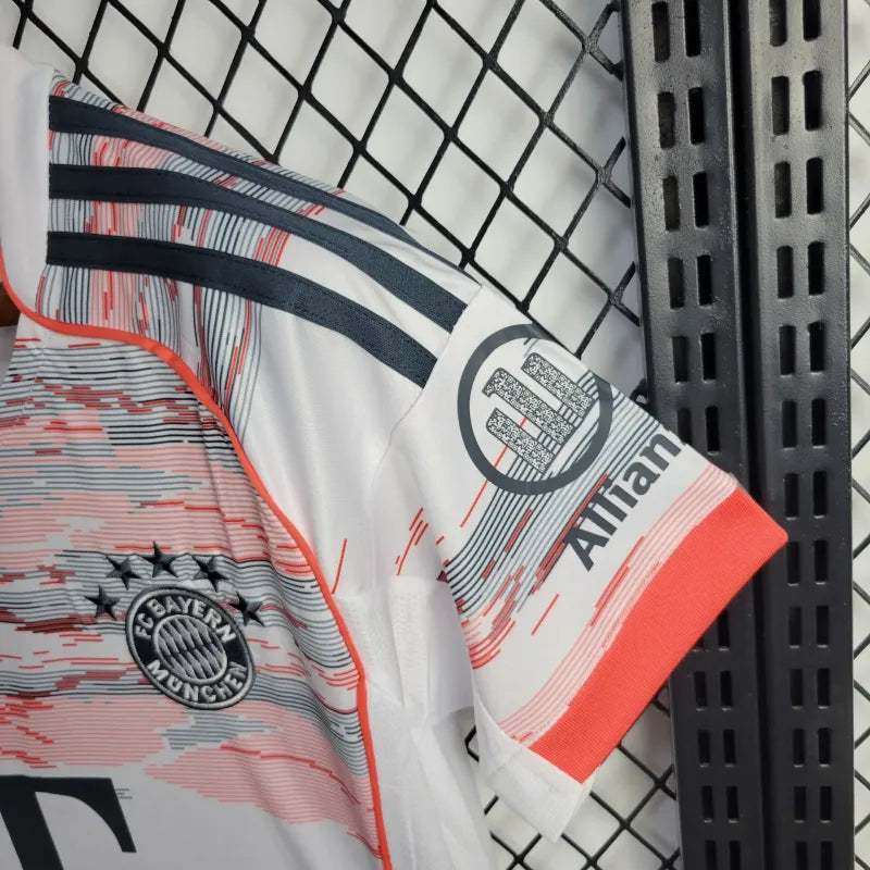 Camisola Feminina Bayern Munique 25/26