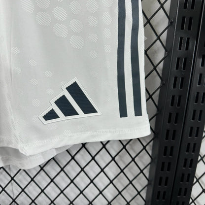 Bayern Munique - Kit Criança e Adulto Versão Jogador 25/26