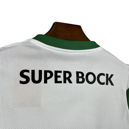 Sporting - Kit criança e adulto principal 25/26 - Caixa e Saco Sporting incluídos