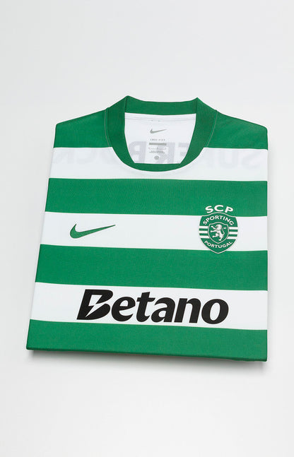 Sporting - Camisola principal 25/26 - Caixa e Saco Sporting incluídos