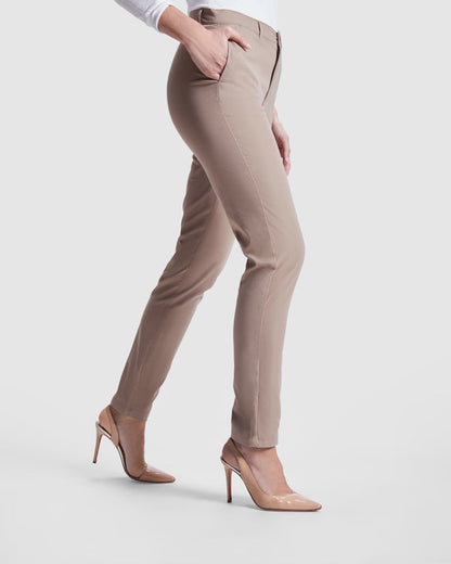 9146 Beverly woman